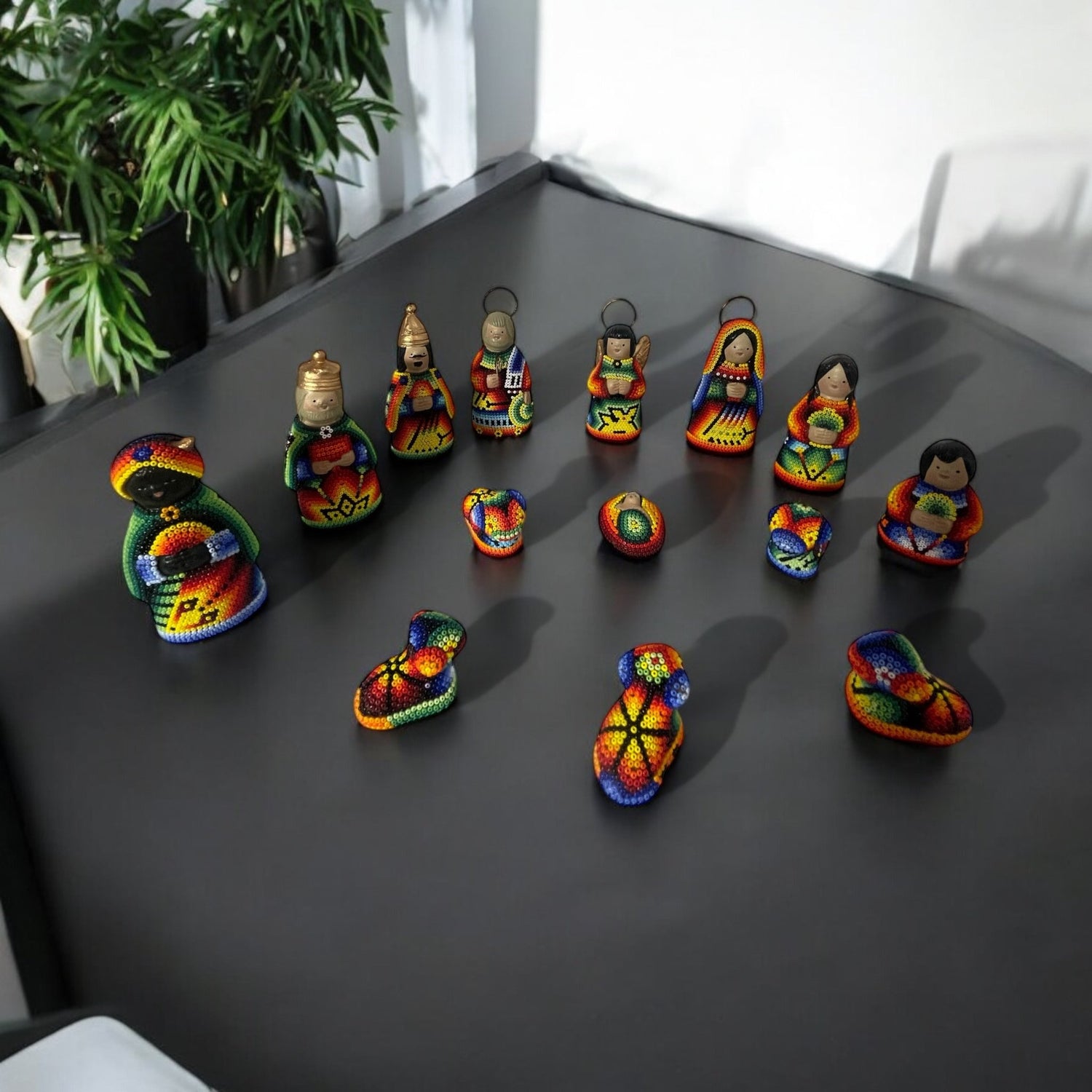 Nacimiento de Navidad Chico Colores S - TATEHUARI, arte huichol