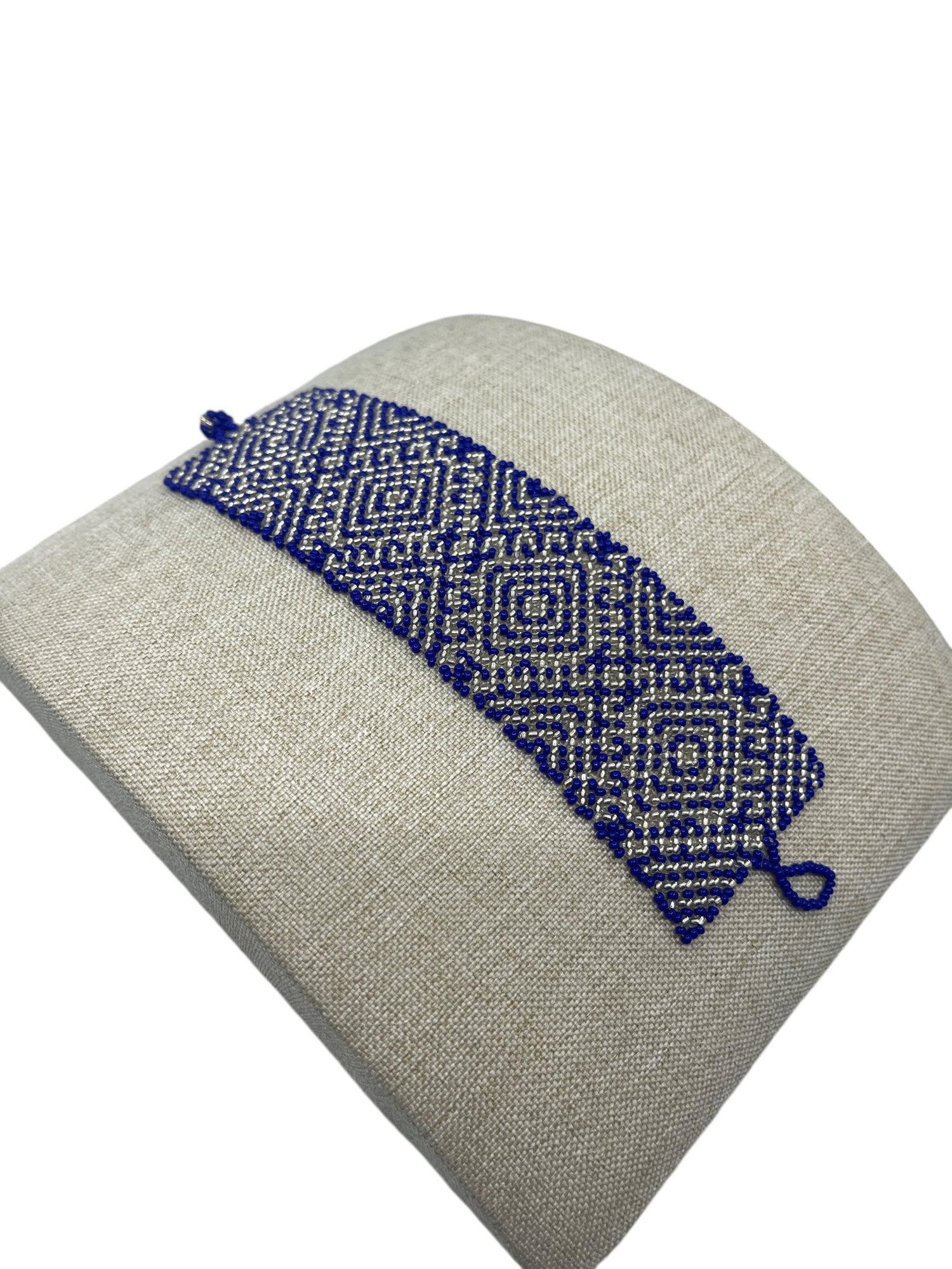 Pulsera de Chaquira PC07luxplata - TATEHUARI, arte huichol