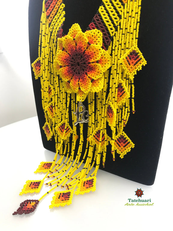 #product_namCollar de Chaquira flores colgantese# - TATEHUARI, arte huichol