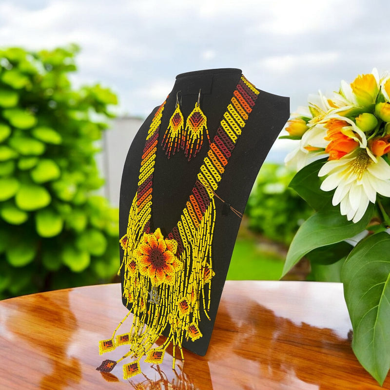 Collar Pavo Real Amarillo