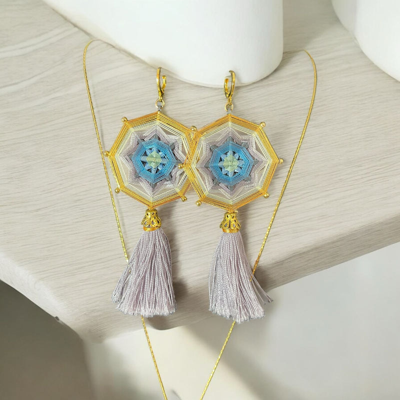 Collar Mandala Gris - TATEHUARI, arte huichol