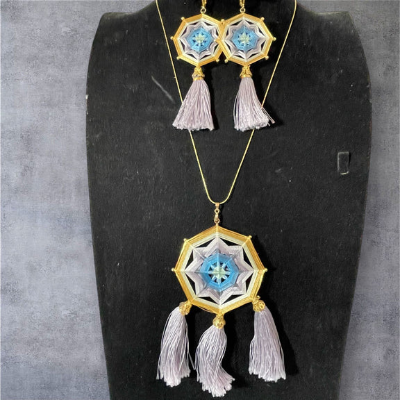 Collar Mandala Gris - TATEHUARI, arte huichol