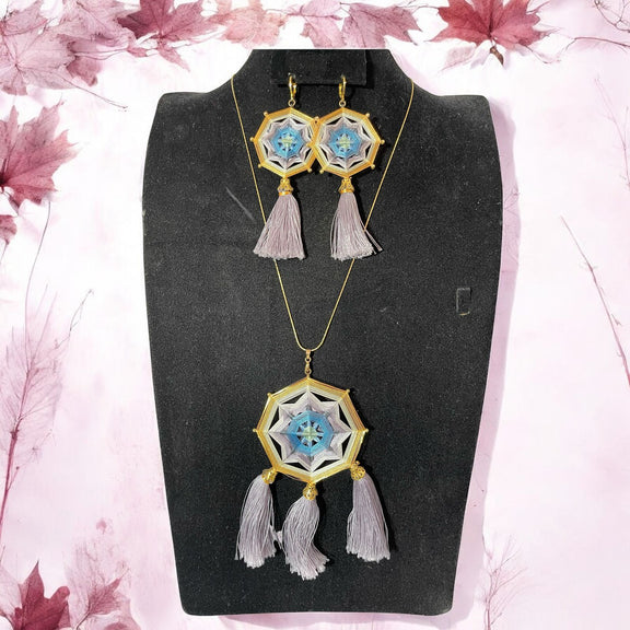 Collar Mandala Gris - TATEHUARI, arte huichol