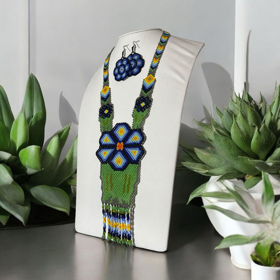 Collar Peyote Azul - TATEHUARI, arte huichol