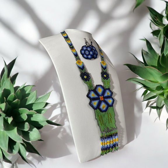 Collar Peyote Azul - TATEHUARI, arte huichol
