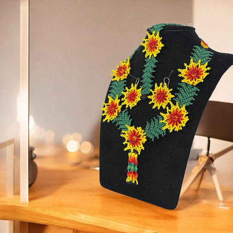 Collar Flores Amarillas