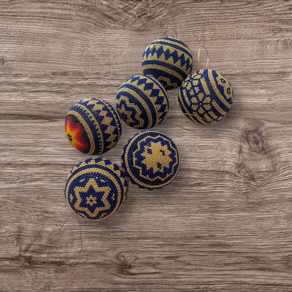 Esfera Decorada con Chaquira ESF10 - Arte Huichol - TATEHUARI, arte huichol