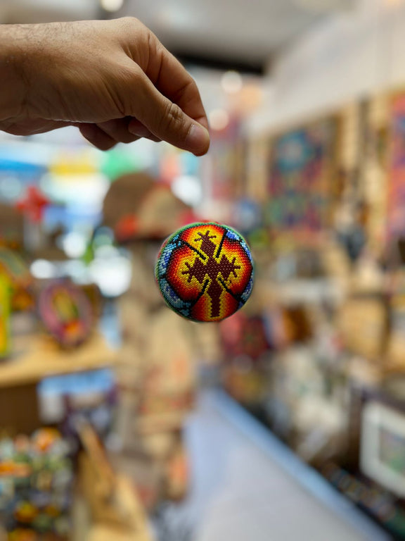 Esfera Decorada con Chaquira Mediana ESF03 - Arte Huichol - TATEHUARI, arte huichol