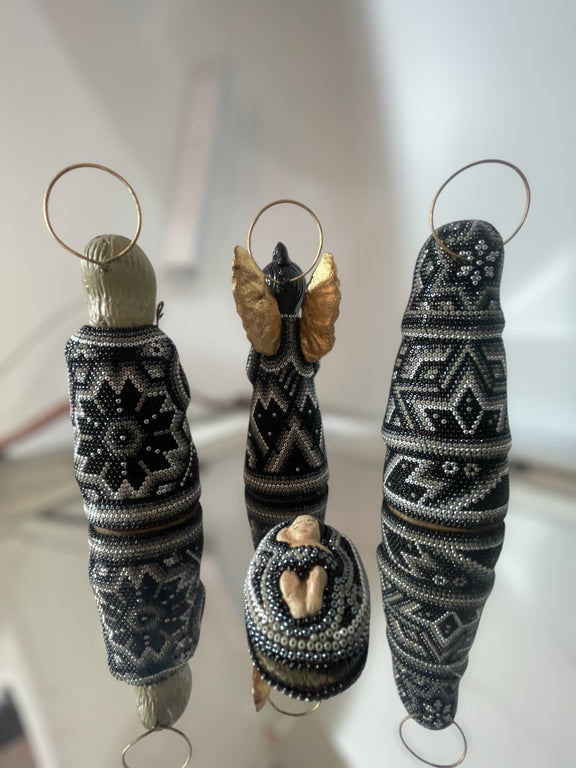 Nacimiento de navidad Grande Gris NACGRAND01 - TATEHUARI, arte huichol