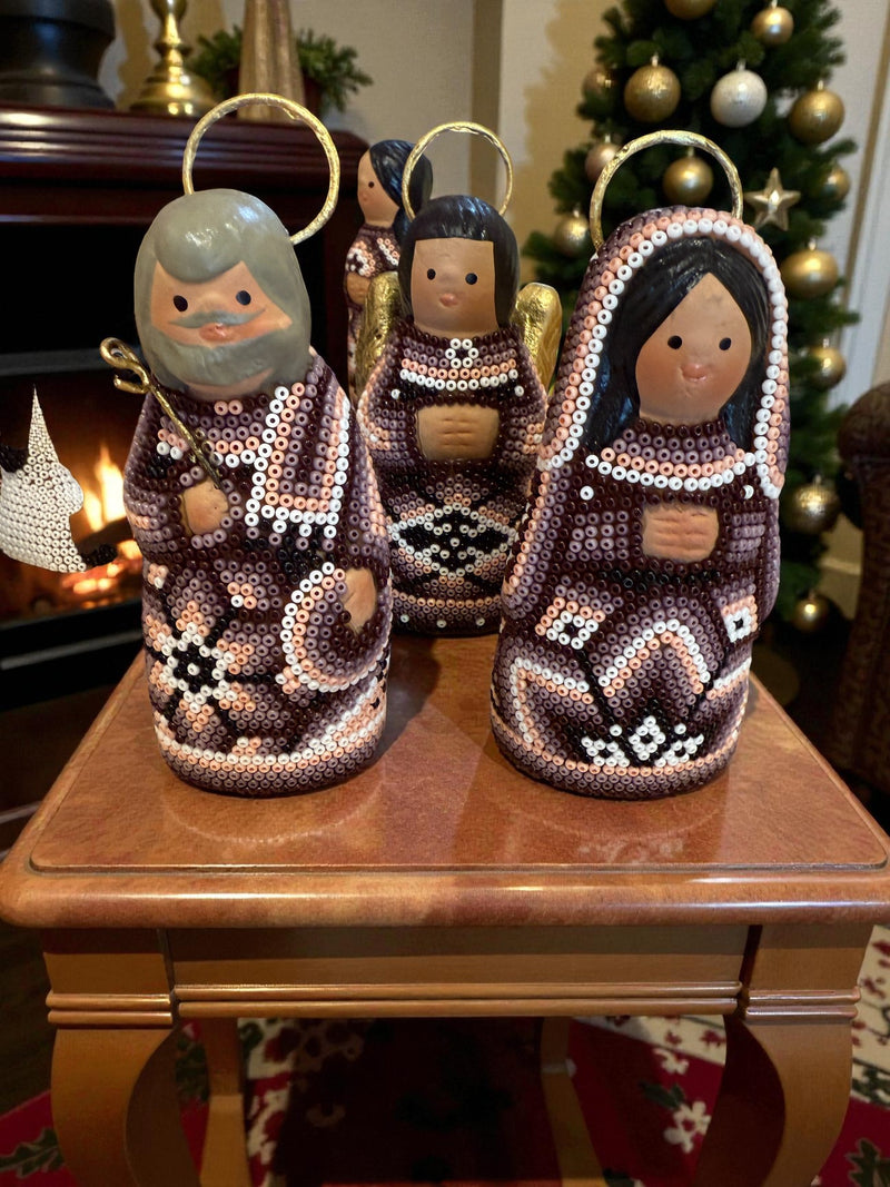 Nacimiento de navidad Chico Tinto. NACCH02 - TATEHUARI, arte huichol