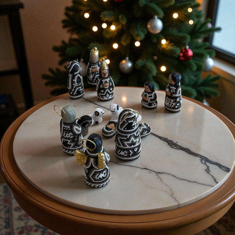 Nacimiento de navidad Chico Gris. NACCH01 - TATEHUARI, arte huichol