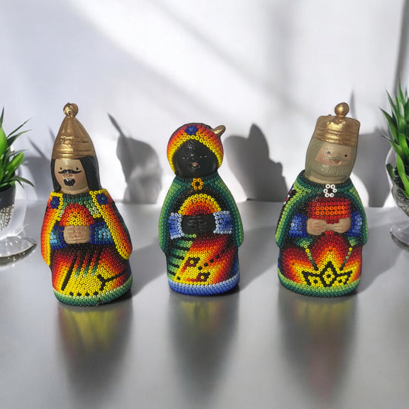 Nacimiento de Navidad Chico Colores S - TATEHUARI, arte huichol