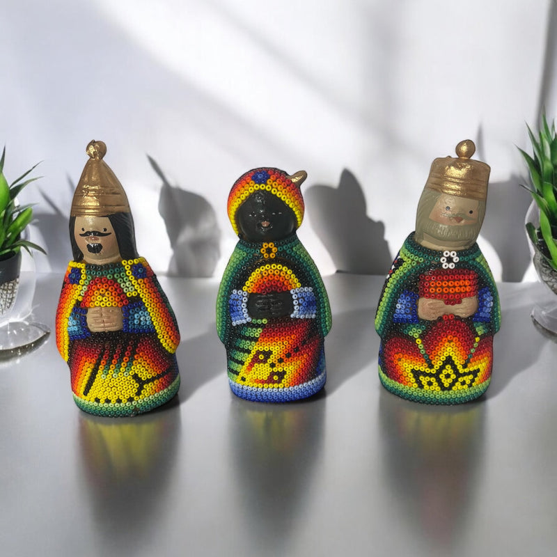 Nacimiento de Navidad Chico Colores S - TATEHUARI, arte huichol