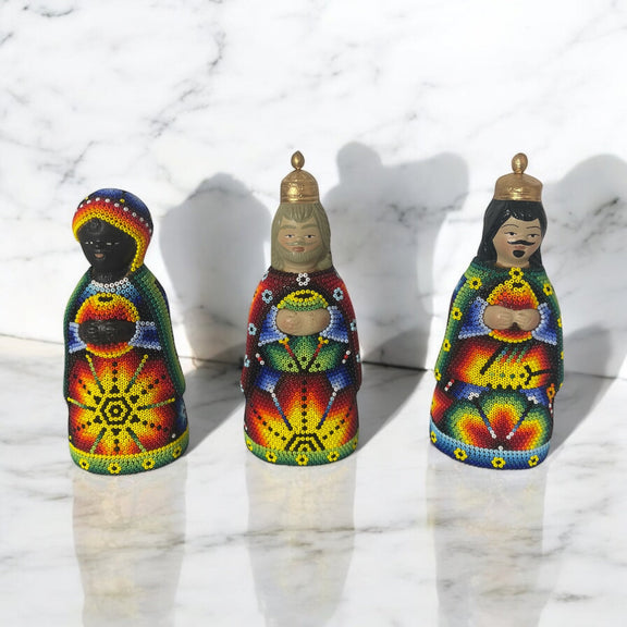 Nacimiento de navidad Grande Colores NACGRAND02 - TATEHUARI, arte huichol