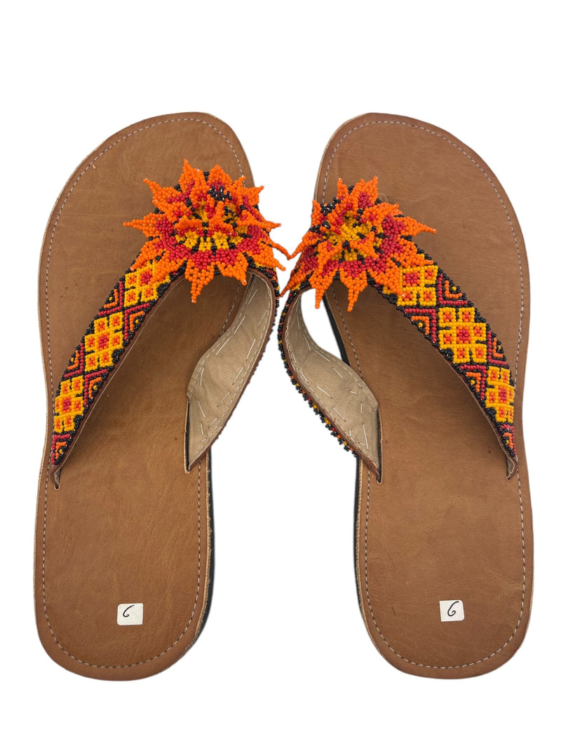 Sandalias de chaquira SANDCH09 - TATEHUARI, arte huichol