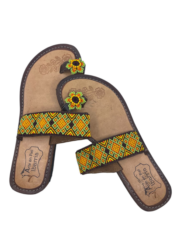 Sandalias de chaquira SANDCH12 - TATEHUARI, arte huichol