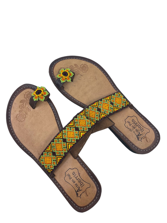 Sandalias de chaquira SANDCH12 - TATEHUARI, arte huichol